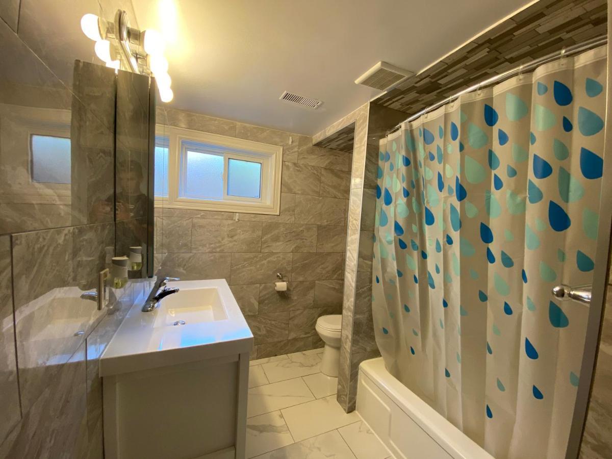 Yonge And Finch Subway !U Spacious & Cozy Private Bdr With Shared Bathroom Торонто Экстерьер фото